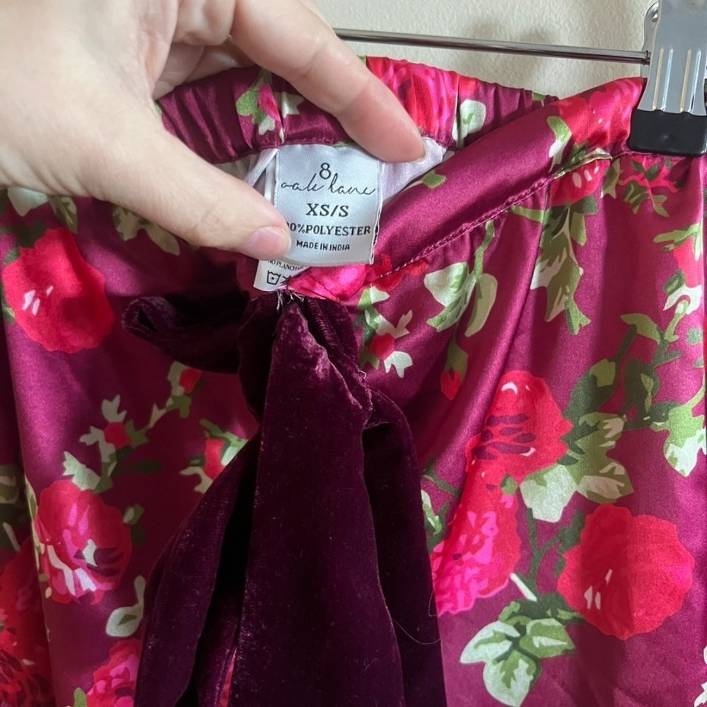 8 Oak Lane Pink Satin Ruffle Short PJ Set, Floral Red, Velvet Bows Sz S - Picture 8 of 9